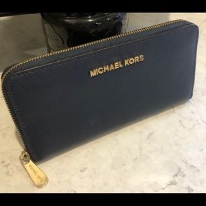 Michael Kors ZIP Wallet